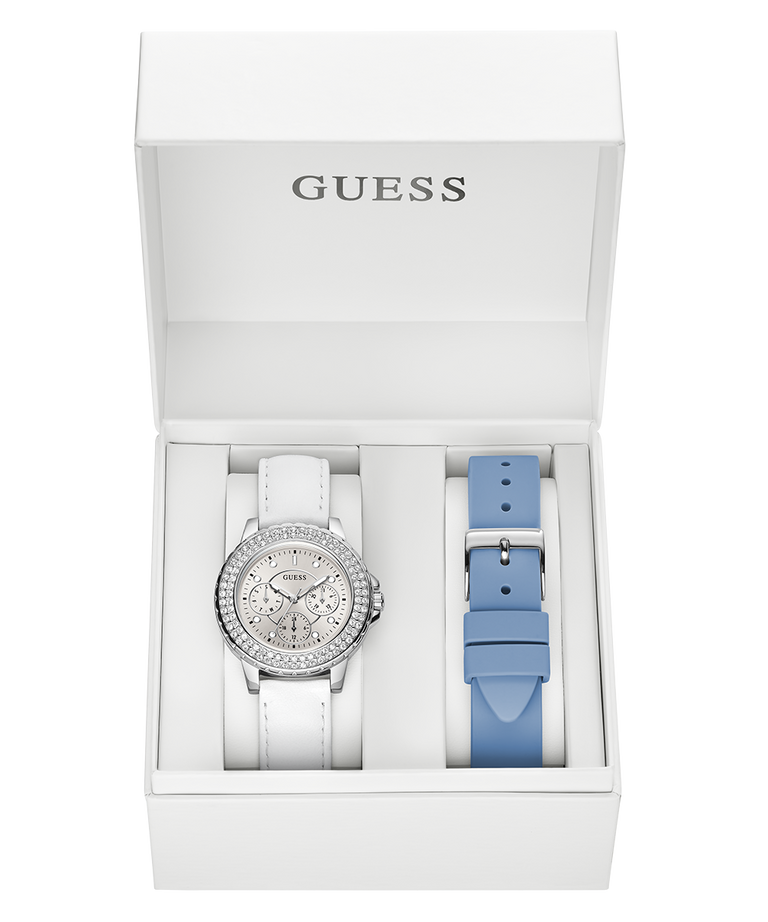 Estuche con reloj multifunción en tono plateado para dama GUESS