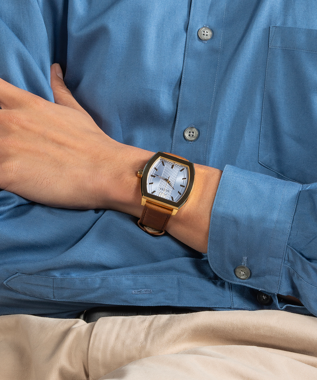 GW0706G2 llifestyle watch on wrist with blue dial