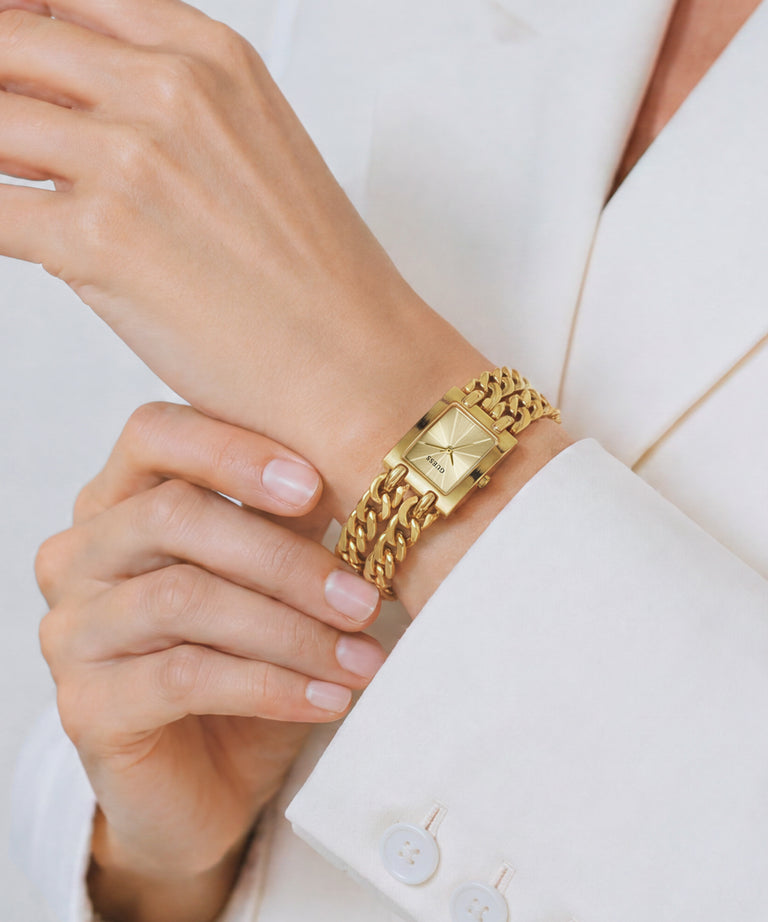 woman wearing GW1112L2