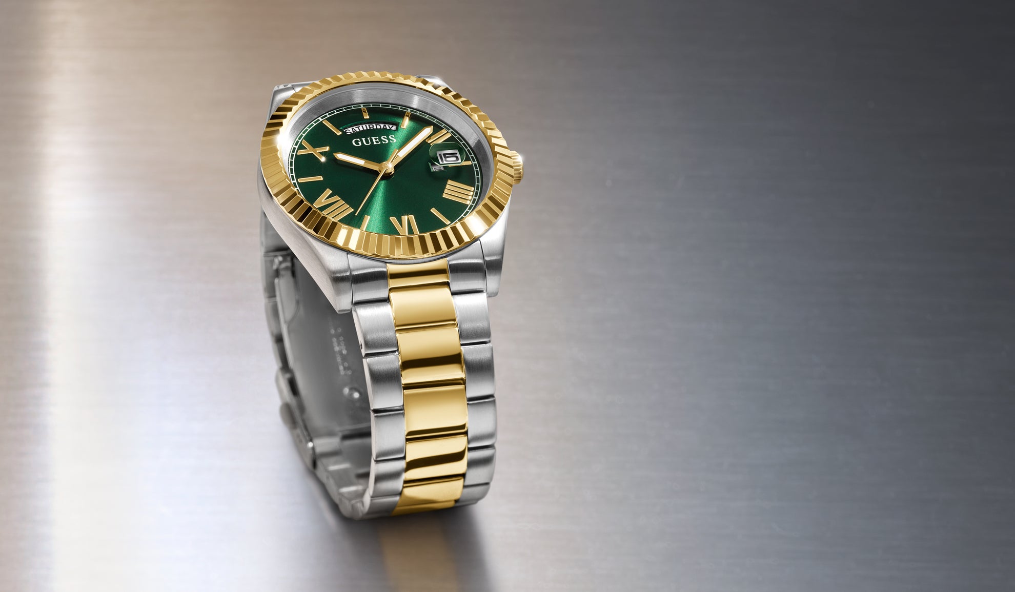 Mens GW0265G8 watch with green dial