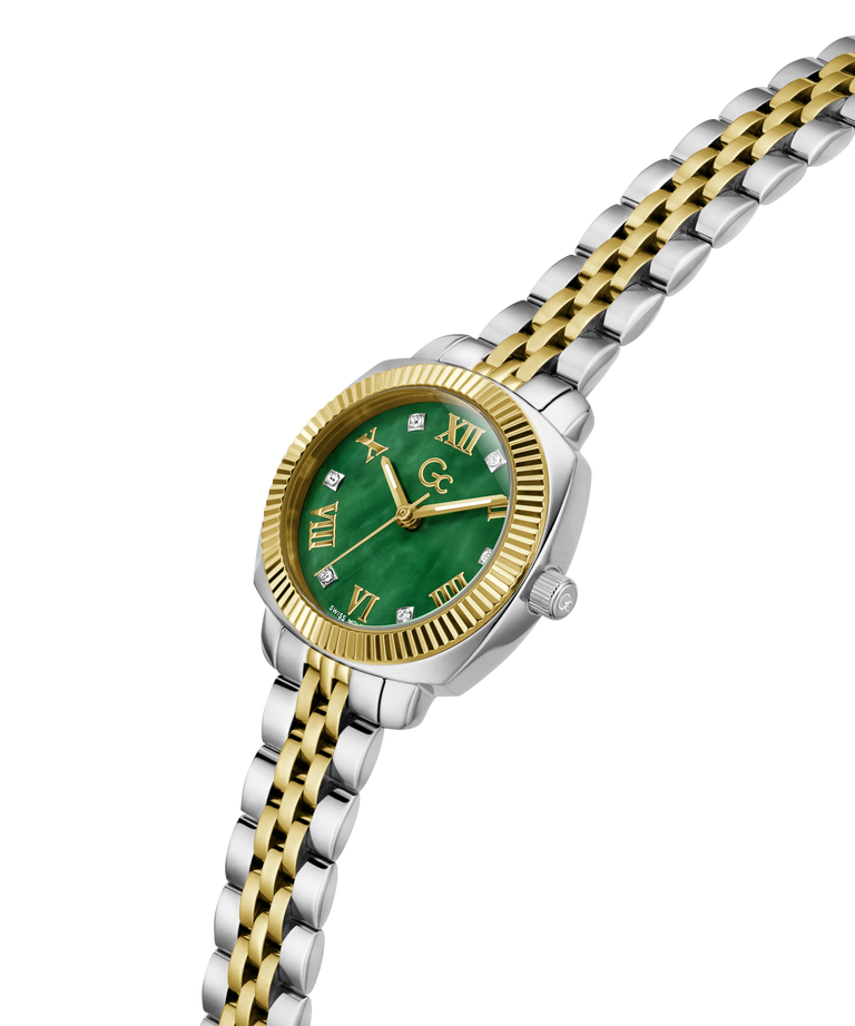Gc Flair Coussin Mini Small Size Metal with green face and two-tone gold and silver strap on white background lifestyle