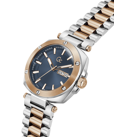 Gc Nobilis Metal with two-tone metal strap on a clear background lifestyle